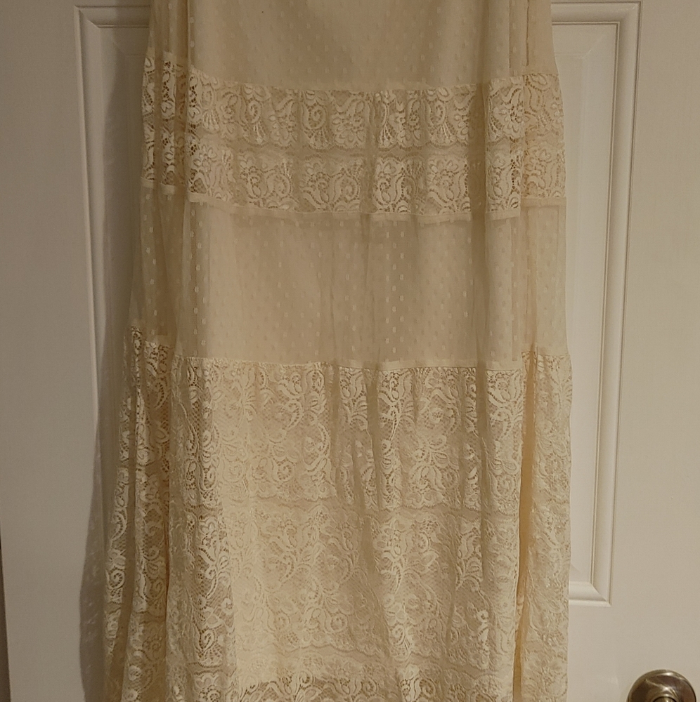 Lace skirt